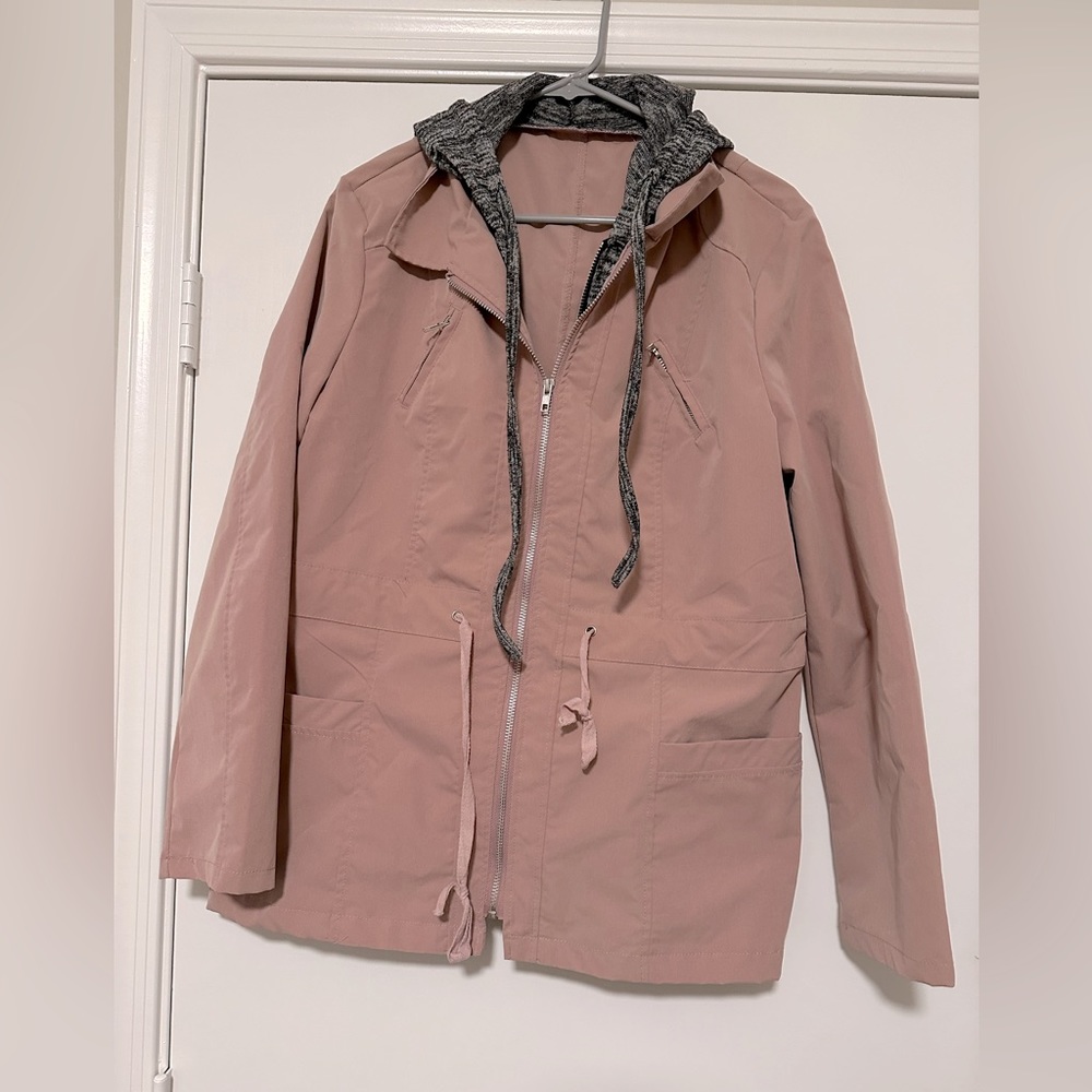 Silky, extremely light weight, size Large, never worn!